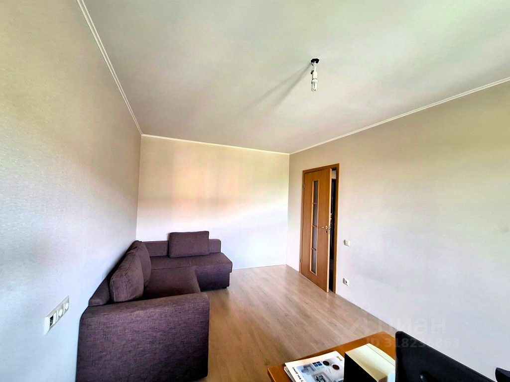 Продажа 1-комн квартиры на вторичном рынке Петергофское шоссе, 17к1