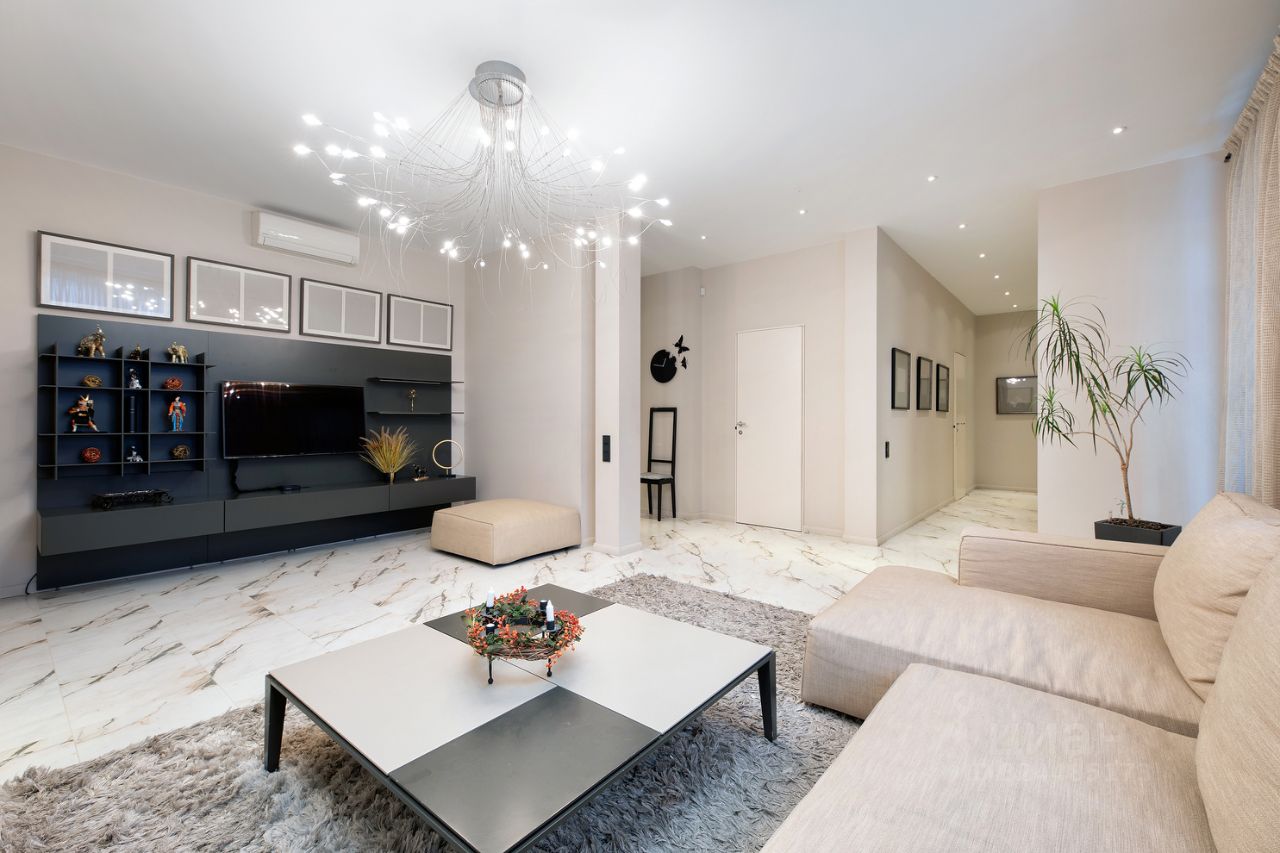 Продажа 3-комн квартиры на вторичном рынке Кирочная улица, 64