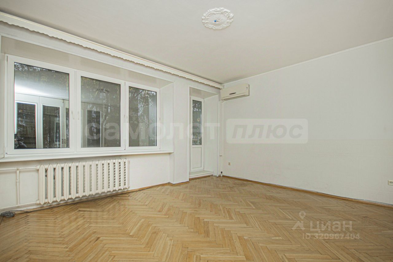 Продажа 3-комн квартиры на вторичном рынке Одинцово, улица Маршала Бирюзова, 2