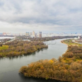 Продажа 4-комн квартиры на вторичном рынке Авиационная улица,  д. 79В