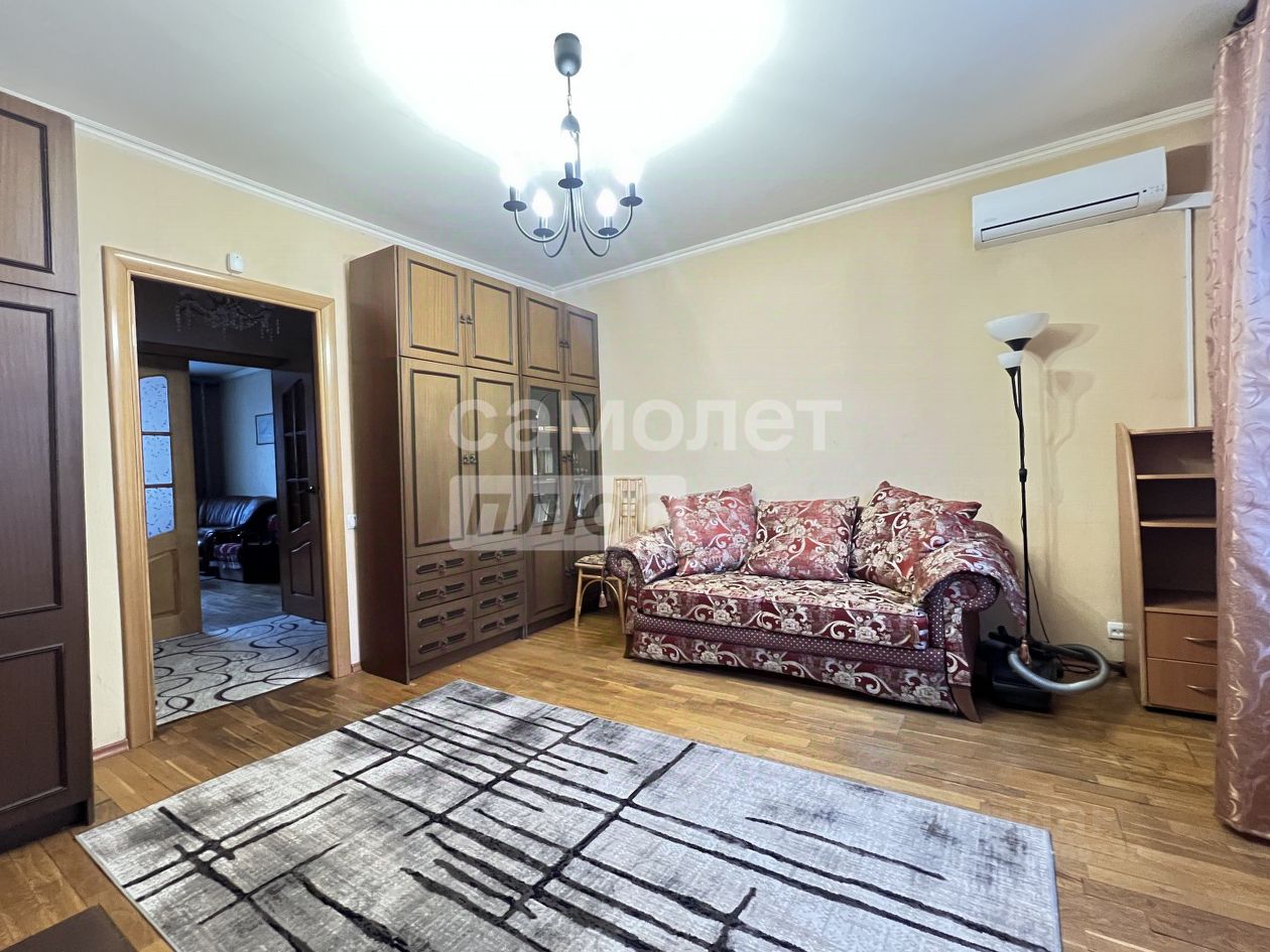 Аренда 3-комн квартиры на вторичном рынке Старобитцевская улица, 23К4