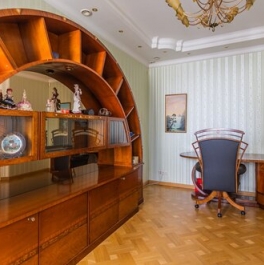 Продажа 3-комн квартиры на вторичном рынке Ленинский пр-кт,  д. 116 к1