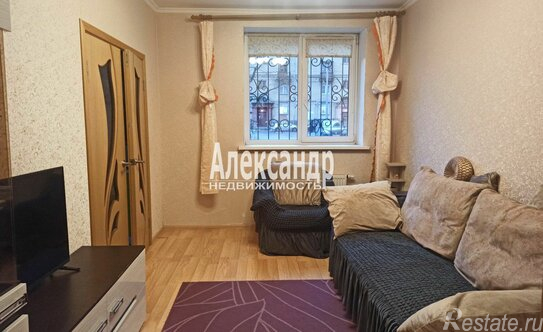 Продажа 3-комн квартиры на вторичном рынке улица Седова,  д. 42 к2