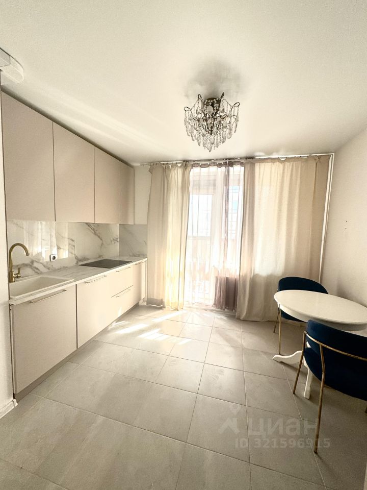 Аренда 2-комн квартиры на вторичном рынке д. Новое Девяткино, улица Главная, 12