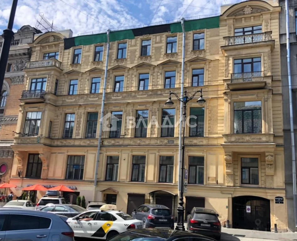 Продажа 2-комн квартиры на вторичном рынке Малая Морская улица,  д. 9