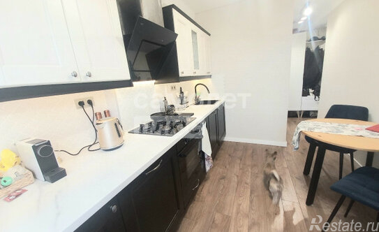 Продажа 2-комн квартиры на вторичном рынке улица Вавиловых,  д. 13 к2