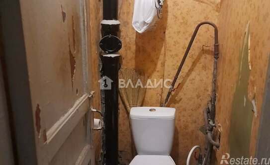 Продажа 2-комн квартиры на вторичном рынке район Щербинка, Театральная улица,  д. 6