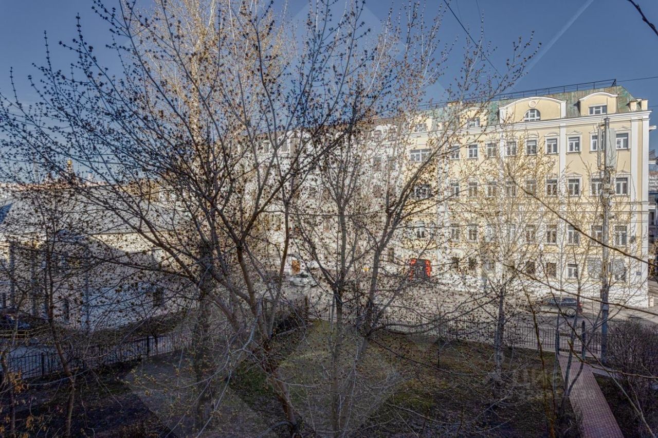 Продажа 5-комн квартиры на вторичном рынке улица Большая Ордынка, 31/12С1