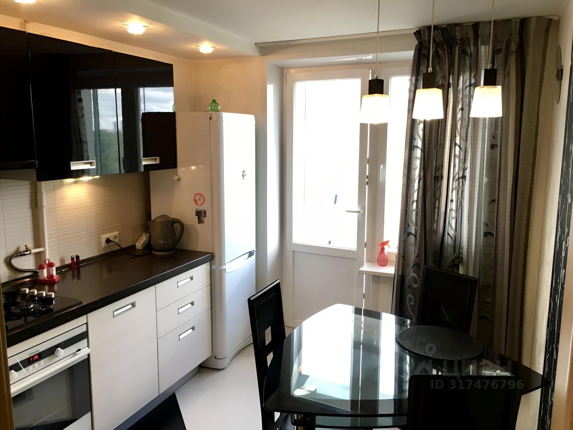 Продажа 3-комн квартиры на вторичном рынке Новопетровская улица, 18