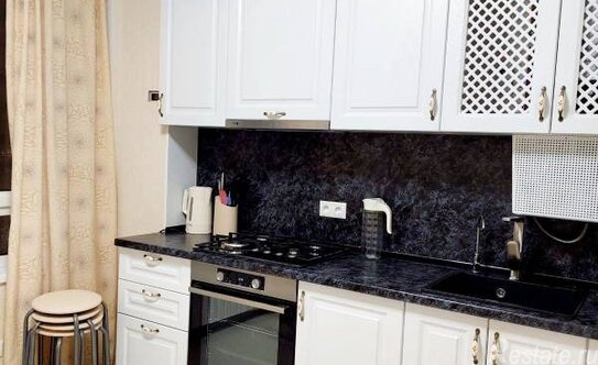 Продажа 2-комн квартиры на вторичном рынке улица Шекспира,  д. 1