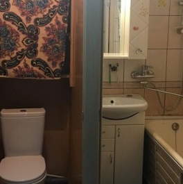 Продажа 4-комн квартиры на вторичном рынке улица Седова,  д. 103