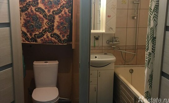Продажа 4-комн квартиры на вторичном рынке улица Седова,  д. 103
