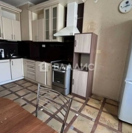 Продажа 2-комн квартиры на вторичном рынке Новаторов б-р,  д. 67,  к. 2