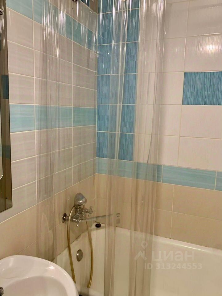 Продажа 1-комн квартиры на вторичном рынке Колпино, улица Коммуны, 23