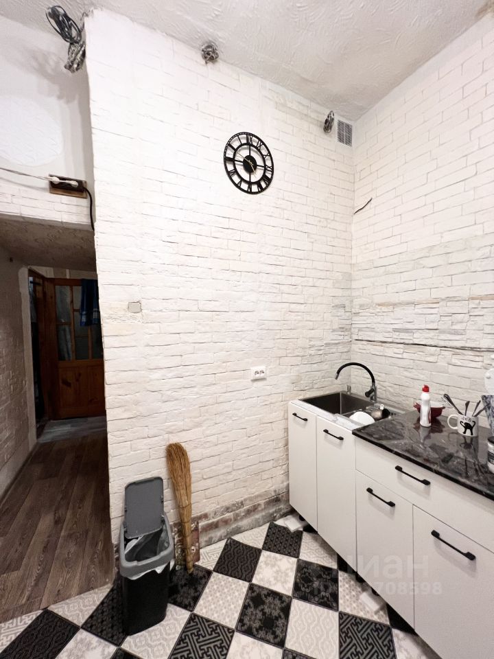 Продажа 2-комн квартиры на вторичном рынке Зубовский бульвар, 29