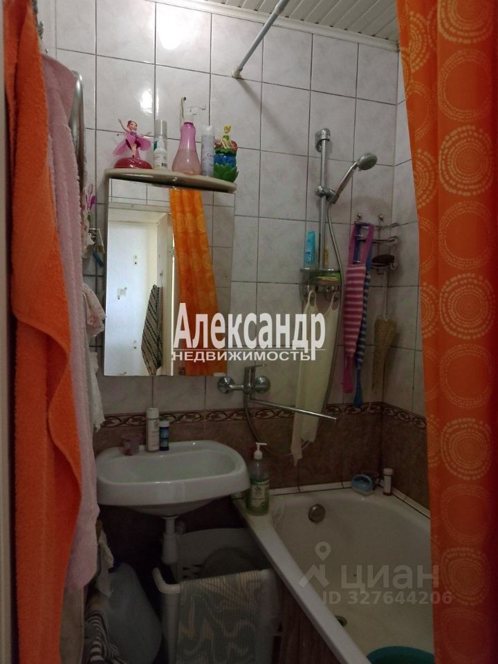 Продажа 3-комн квартиры на вторичном рынке улица Добровольцев, 58