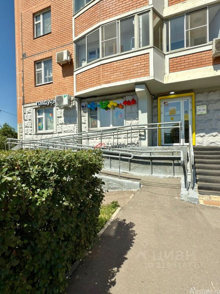 Продажа торгового помещения Беловежская улица,  д. 71