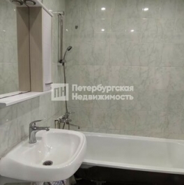 Продажа 3-комн квартиры на вторичном рынке Шушары п,  д. 6