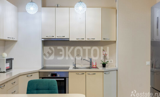 Продажа 1-комн квартиры на вторичном рынке улица Оптиков,  д. 45 к2