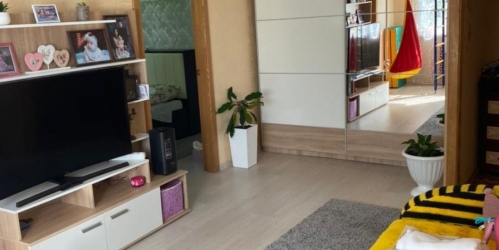 3-комн квартира Ломоносов г., Скуридина ул. ,  д. 6