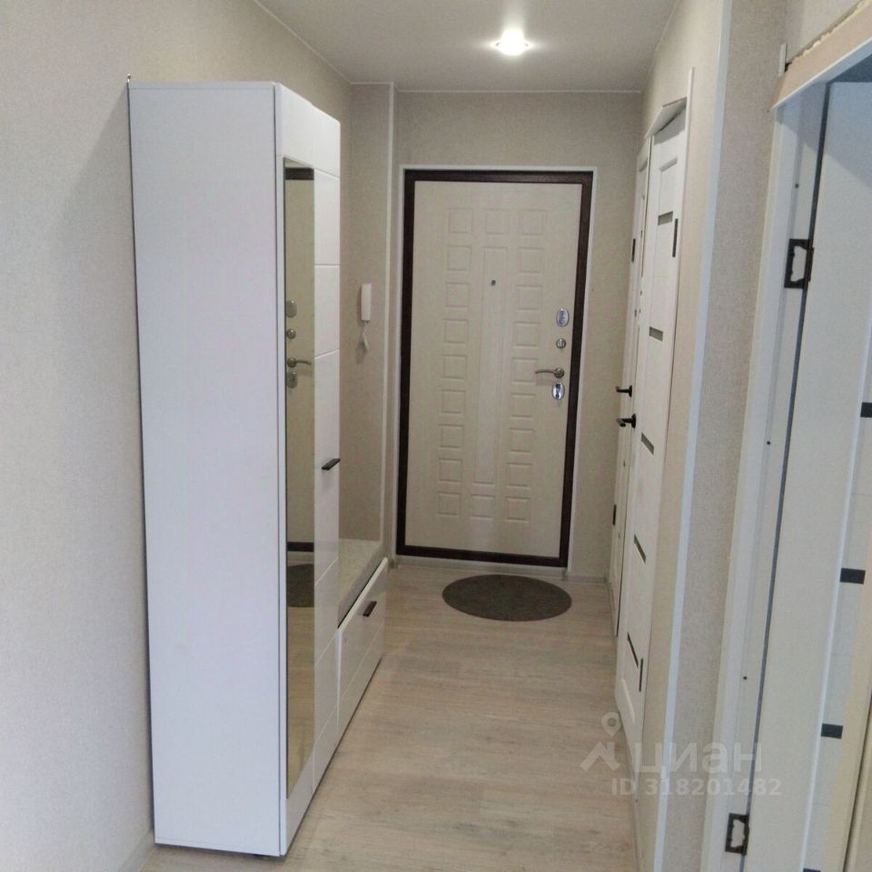 Продажа 2-комн квартиры на вторичном рынке пос. Глебычево, улица Мира, 4