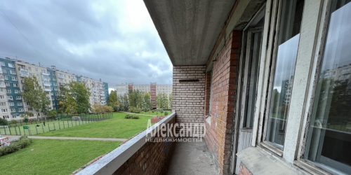 1-комн квартира Десантников ул. ,  д. 24