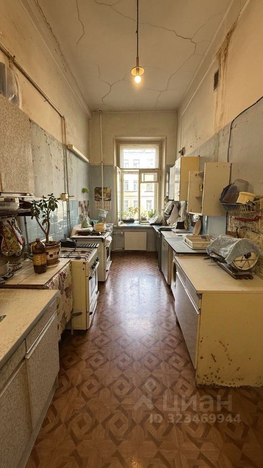 Продажа комнаты 10-я Васильевского острова линия, 23