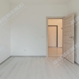 Продажа 2-комн квартиры на вторичном рынке Струве ул,  д. 18