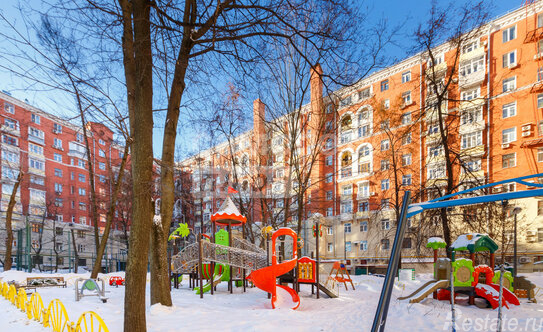 Продажа 4-комн квартиры на вторичном рынке Кулаков переулок