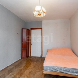 Продажа 2-комн квартиры на вторичном рынке улица Ленсовета,  д. 17