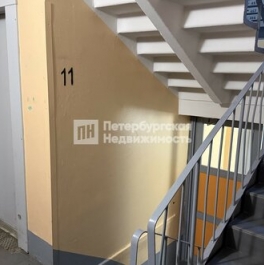 Продажа 2-комн квартиры на вторичном рынке улица Подвойского,  д. 28 к1