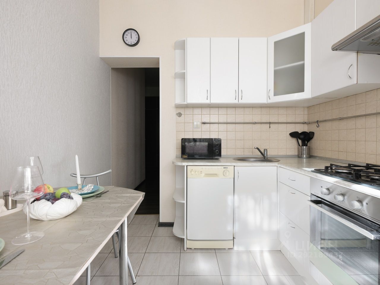 Аренда 3-комн квартиры на вторичном рынке Литейный проспект, 25