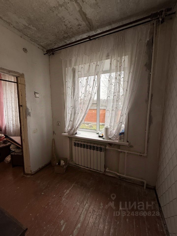 Продажа 2-комн квартиры на вторичном рынке пос. Лесной, улица Первомайская, 13