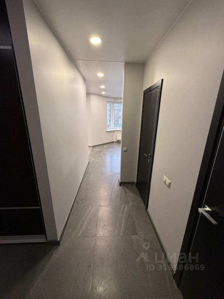 Продажа 3-комн квартиры на вторичном рынке Западный мкр, улица Лунная, 35