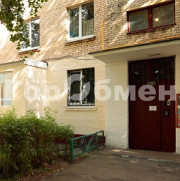 Продажа 2-комн квартиры на вторичном рынке улица Маршала Бирюзова,  д. 13