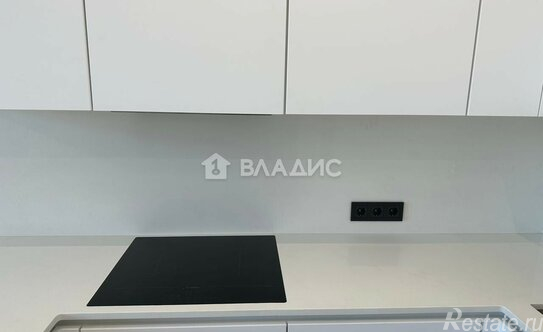 Продажа 3-комн квартиры на вторичном рынке улица Александры Монаховой,  д. 43 к1