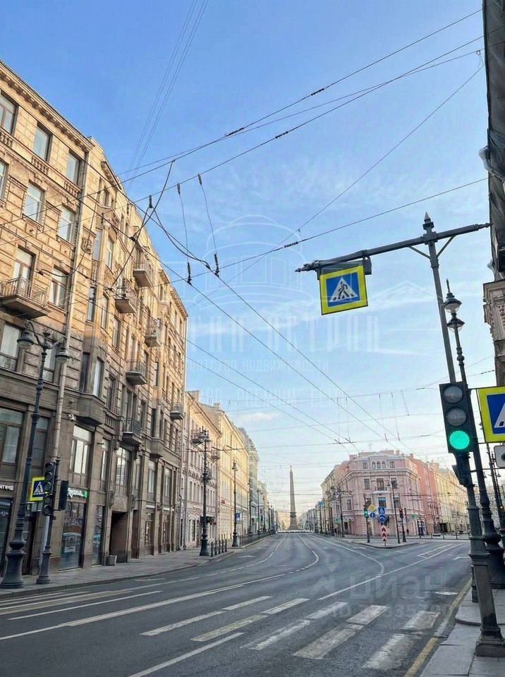 Продажа 3-комн квартиры на вторичном рынке Невский проспект, 105