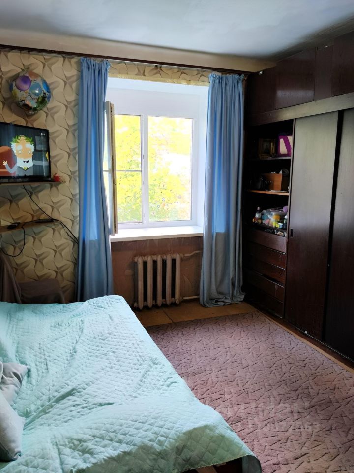 Продажа 2-комн квартиры на вторичном рынке Кронштадт, Широкая улица, 8