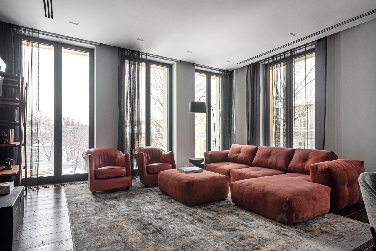 Аренда 3-комн квартиры на вторичном рынке Олсуфьевский переулок, 9к2