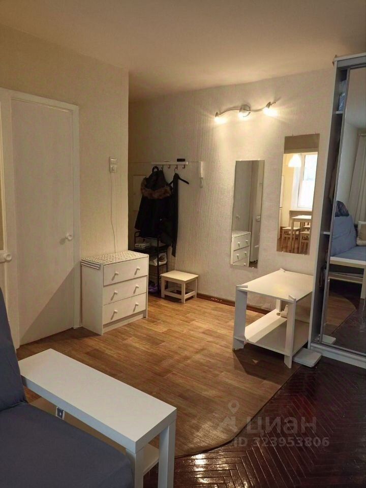 Продажа 1-комн квартиры на вторичном рынке пос. Стрельна, Санкт-Петербургское шоссе, 94