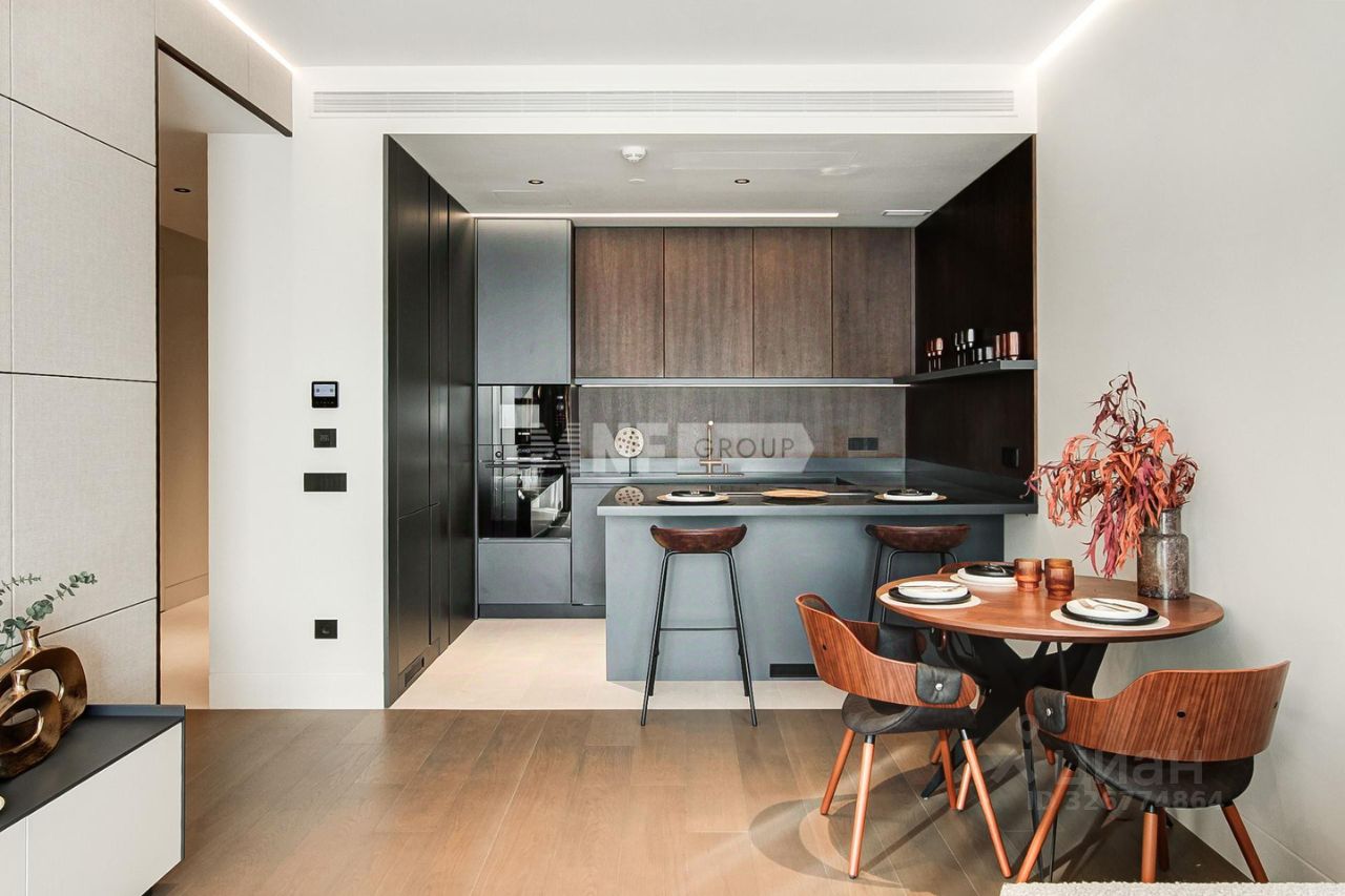 Продажа 3-комн квартиры на вторичном рынке Поклонная улица, 9