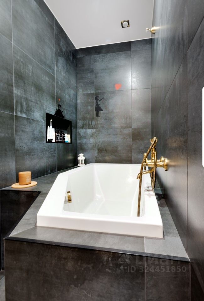 Продажа 3-комн квартиры на вторичном рынке улица Красуцкого, 3М