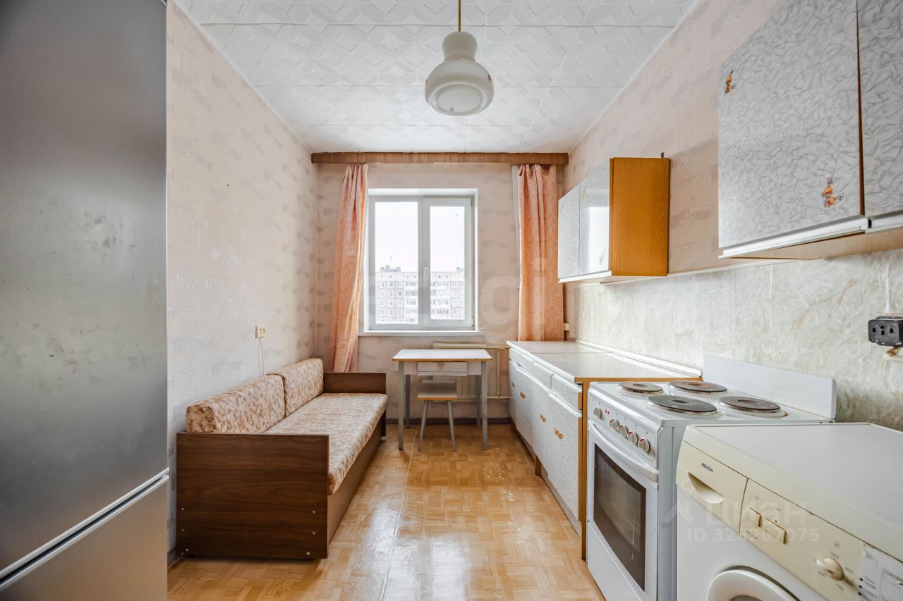 Продажа 2-комн квартиры на вторичном рынке улица Шаврова, 15