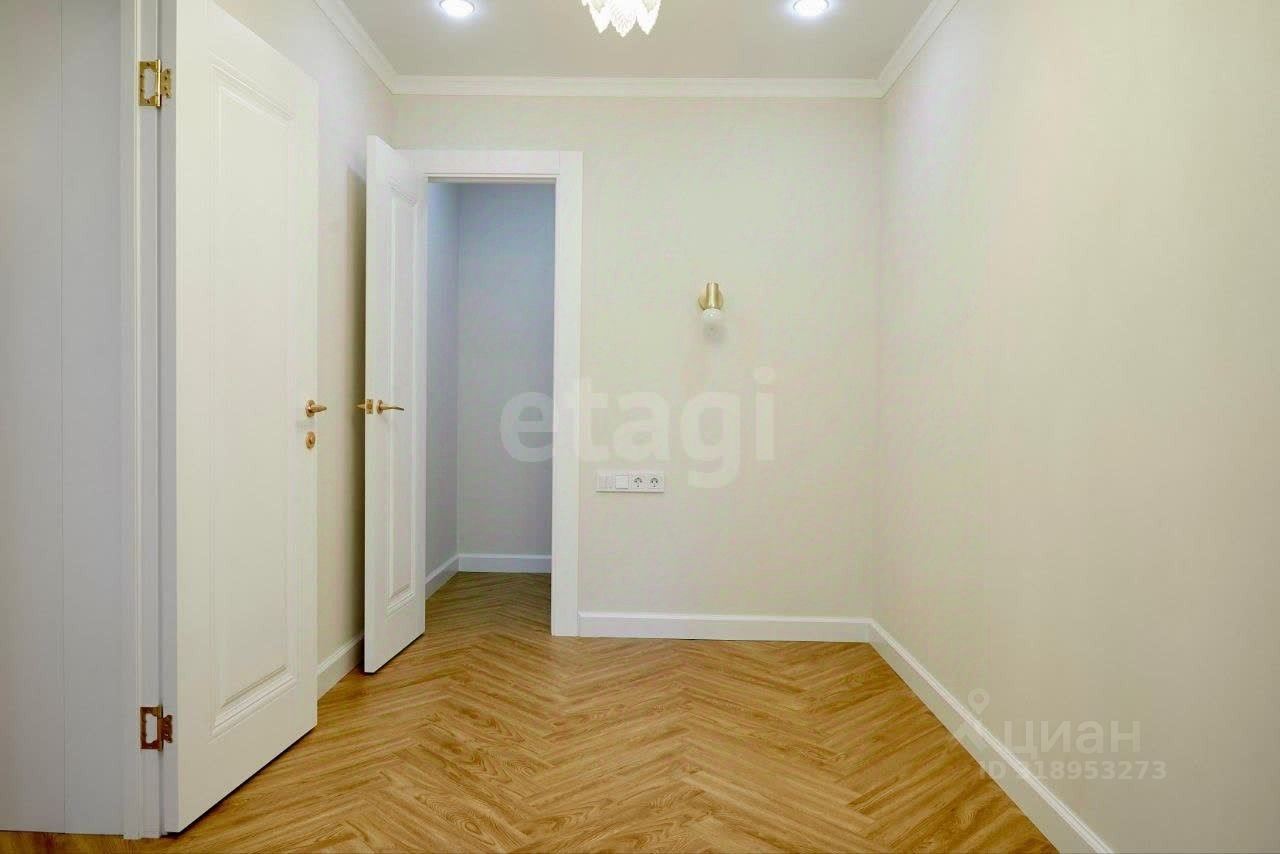 Продажа 2-комн квартиры на вторичном рынке улица Гарибальди, 8К4