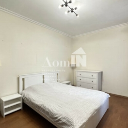 Продажа 2-комн квартиры на вторичном рынке ул Оптиков,  д. 52,  к. 1