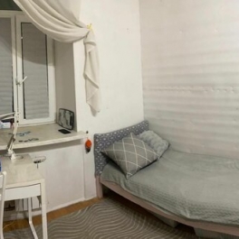 Продажа 4-комн квартиры на вторичном рынке ул Полтавская,  д. 14