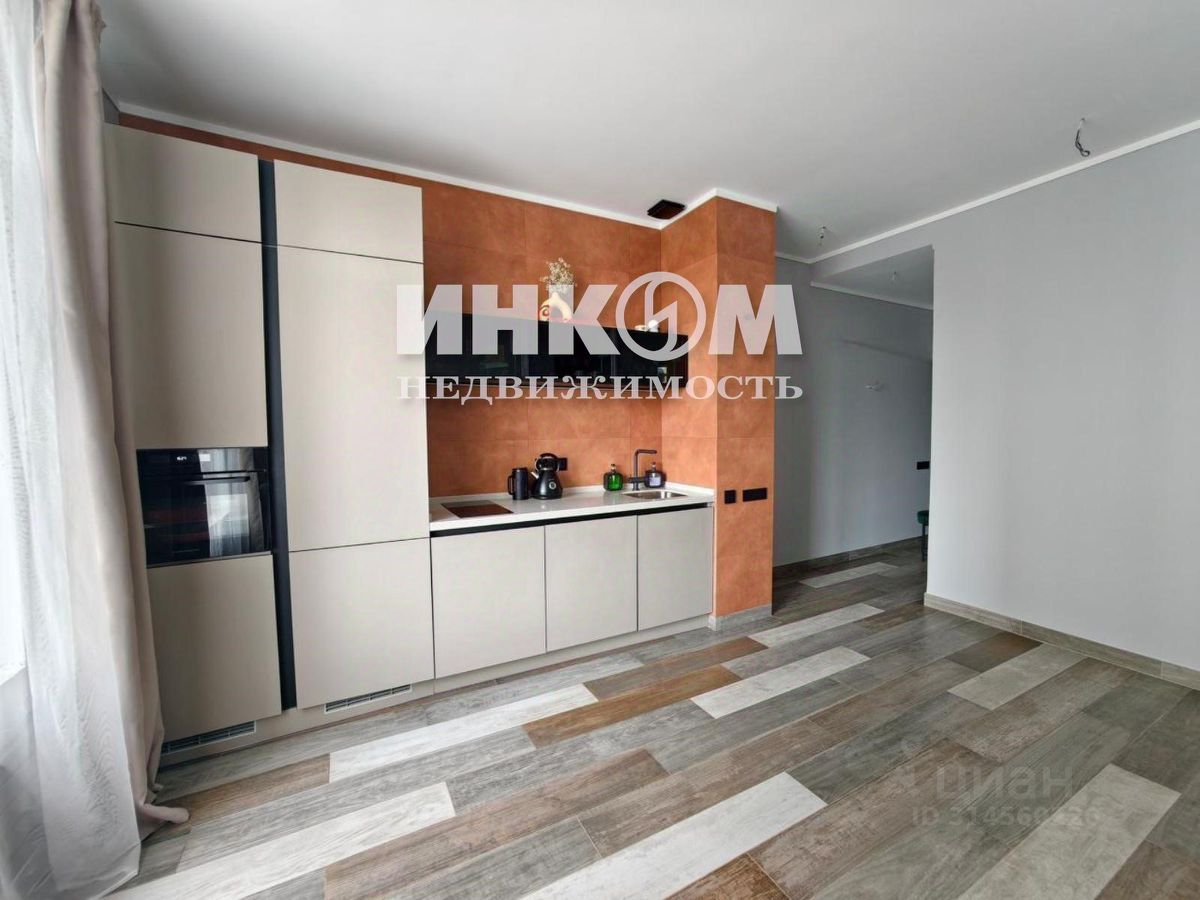Продажа 3-комн квартиры на вторичном рынке проспект Лихачева, 18к2