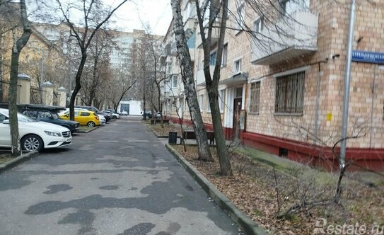 Продажа 1-комн квартиры на вторичном рынке Стрельбищенский пер,  д. 24