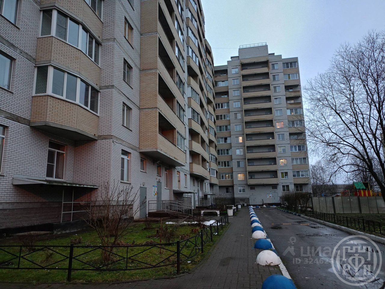 Продажа 1-комн квартиры на вторичном рынке Отрадное, улица Гагарина, 20