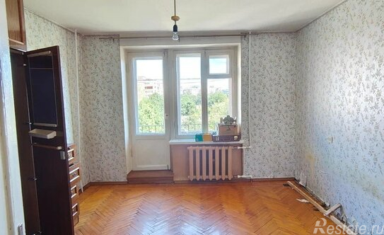 Продажа 2-комн квартиры на вторичном рынке Нарвская улица,  д. 4 к1